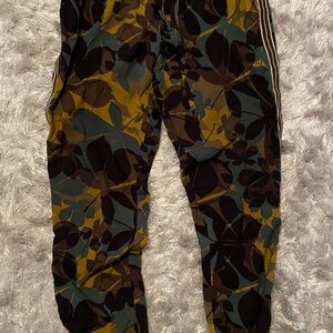 Camouflage Leaf Print Pants